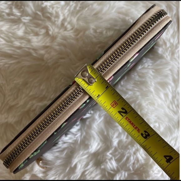 Stylish Paris Vibe Faux Leather Zip Around Wallet with Many Pockets/Card Slots - Picture 5 of 10